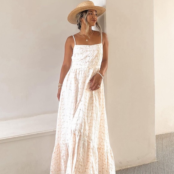 NWT Embroidered Maxi Dress - Picture 3 of 5